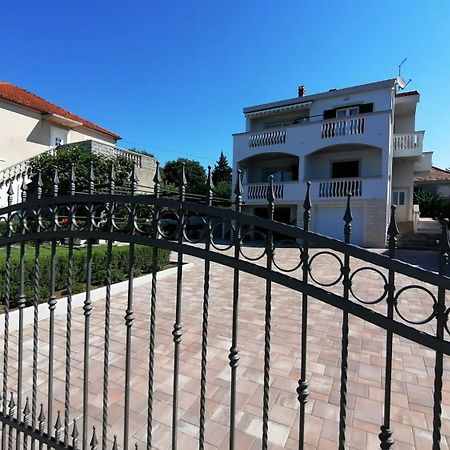 Apartments Petin Задар Екстер'єр фото